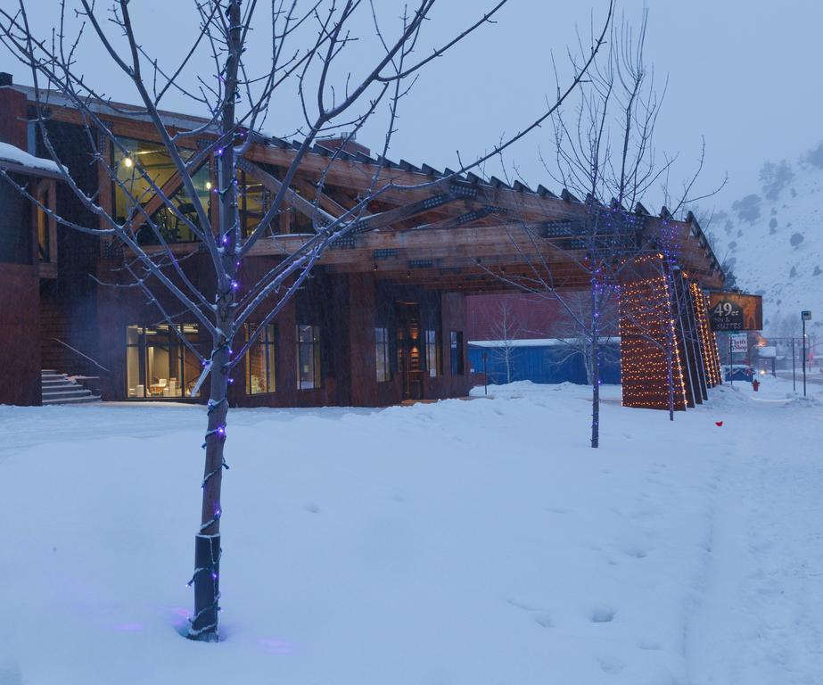 49'Er Inn & Suites Джаксън Екстериор снимка