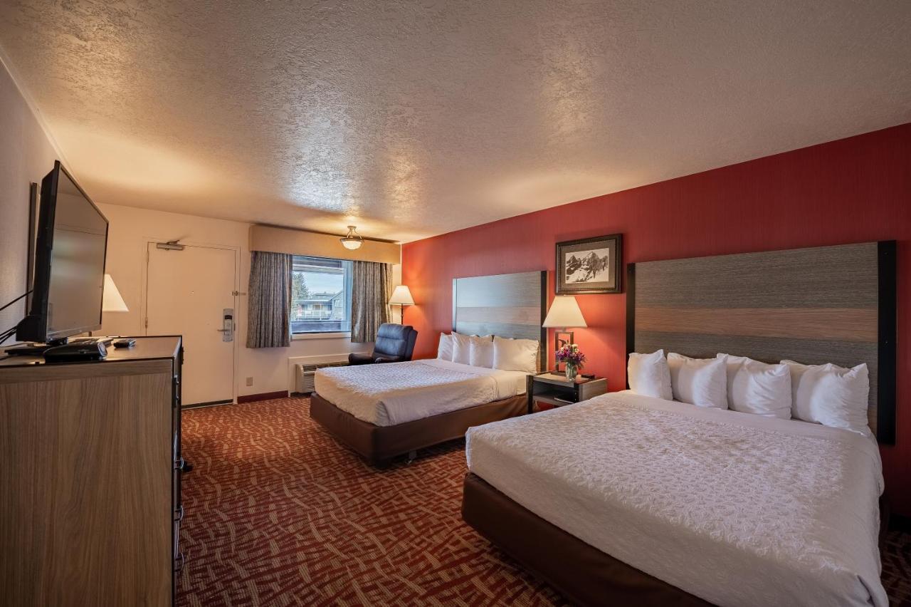 49'Er Inn & Suites Джаксън Екстериор снимка