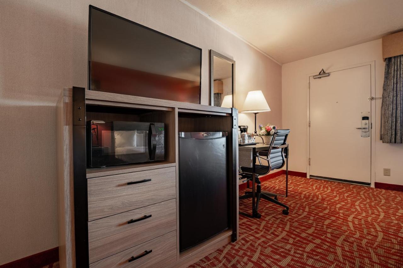 49'Er Inn & Suites Джаксън Екстериор снимка
