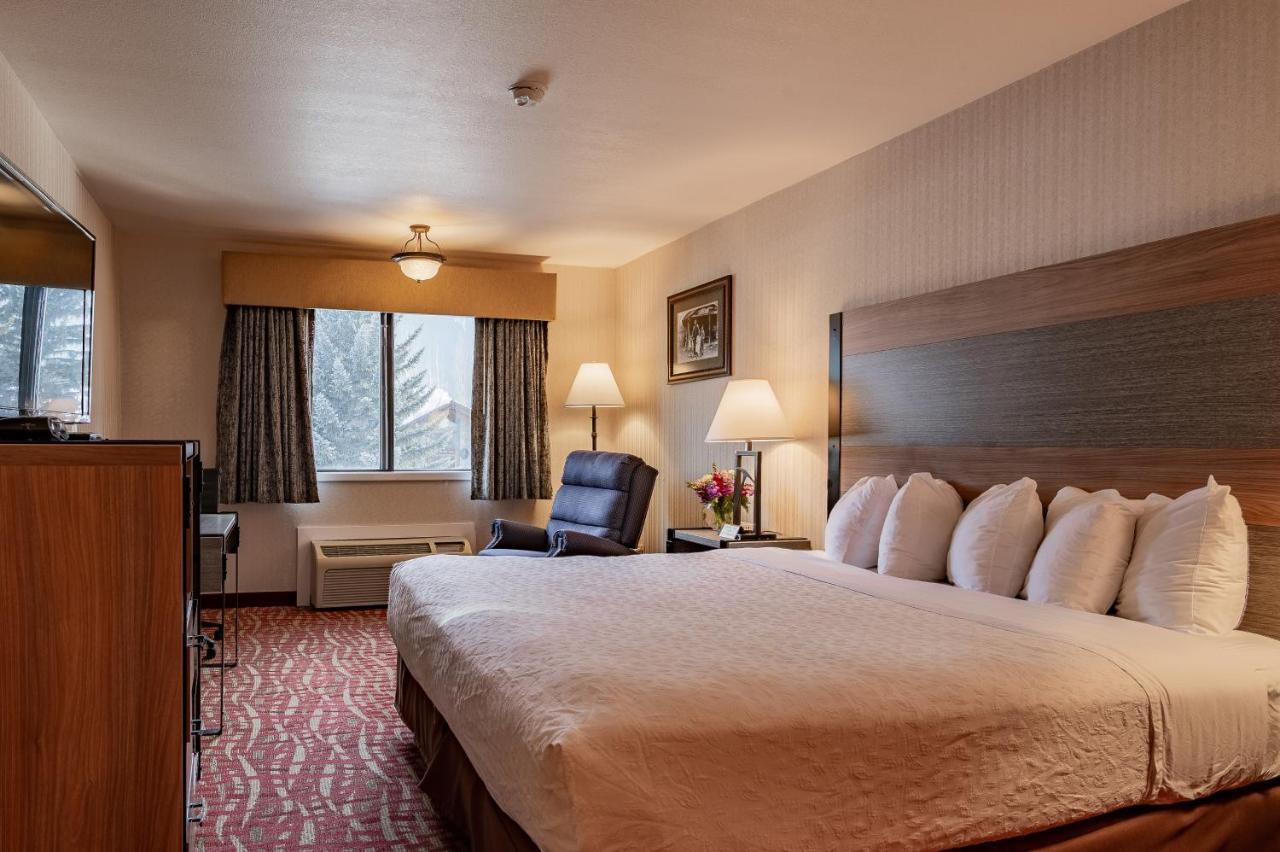 49'Er Inn & Suites Джаксън Екстериор снимка