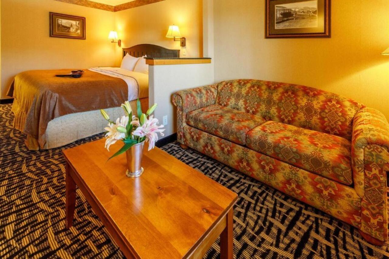 49'Er Inn & Suites Джаксън Екстериор снимка