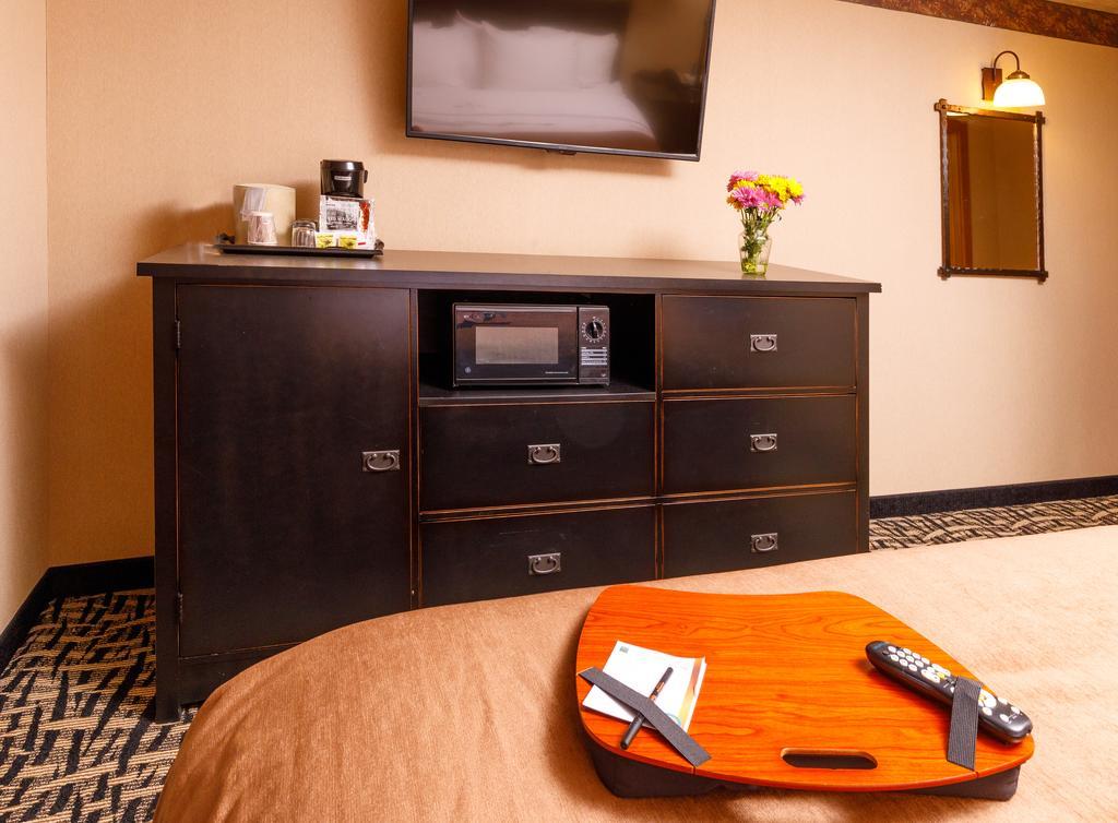 49'Er Inn & Suites Джаксън Екстериор снимка